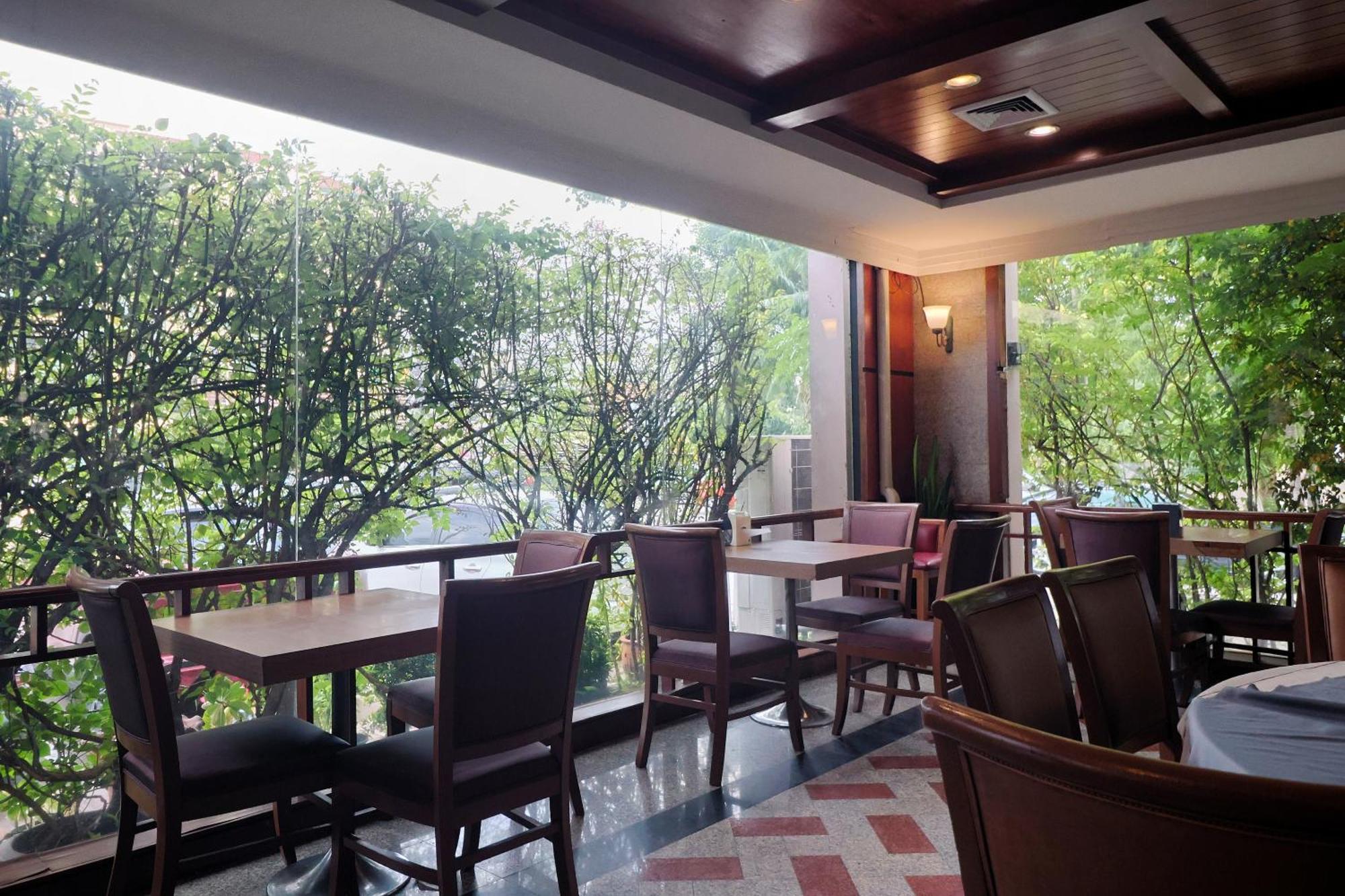 Nonthaburi Palace Hotel Exterior foto